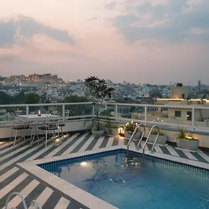 **** Hotel Naren India